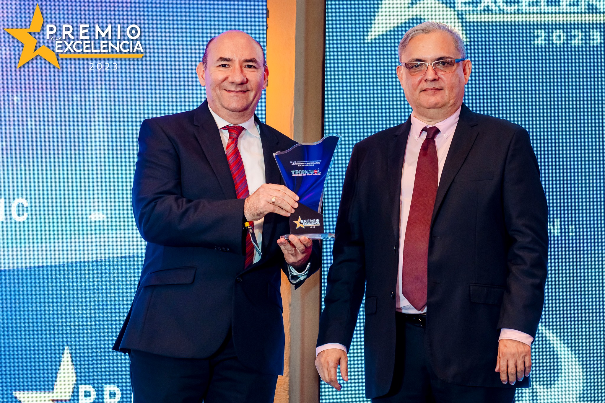 Ceremonia de premiación — Premio a la Excelencia